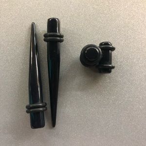 2g/6mm Black Acrylic Plug and Taper Set
